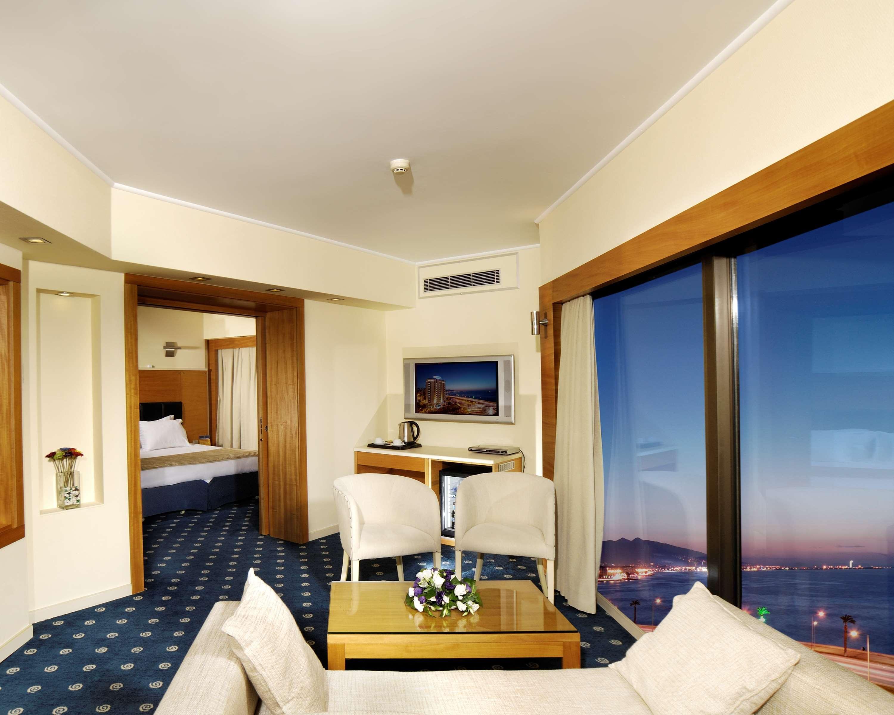 Best Western Plus Hotel Konak Izmir Eksteriør billede