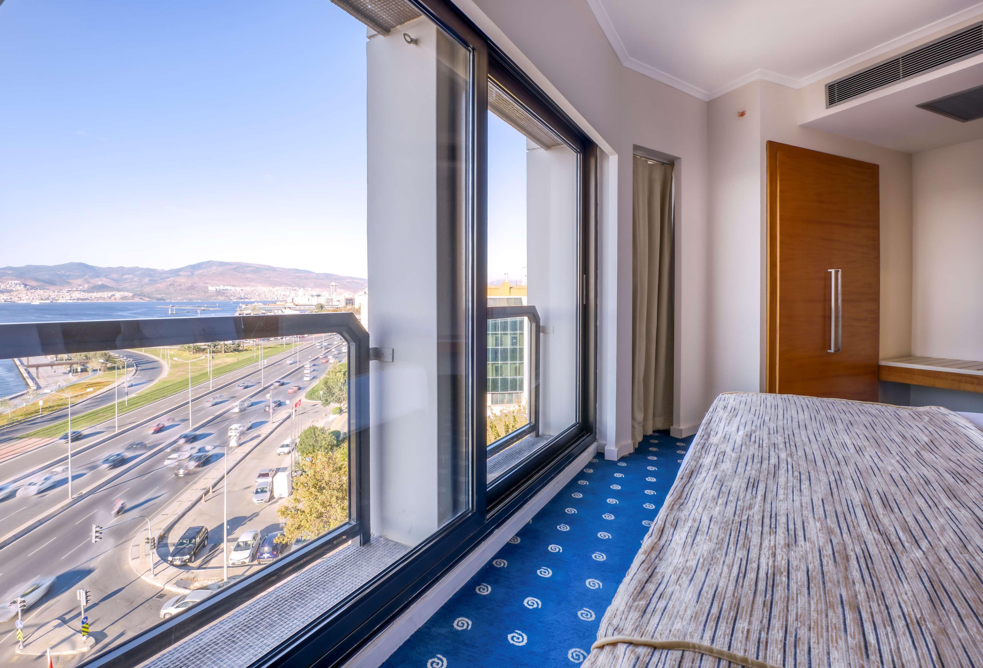Best Western Plus Hotel Konak Izmir Eksteriør billede