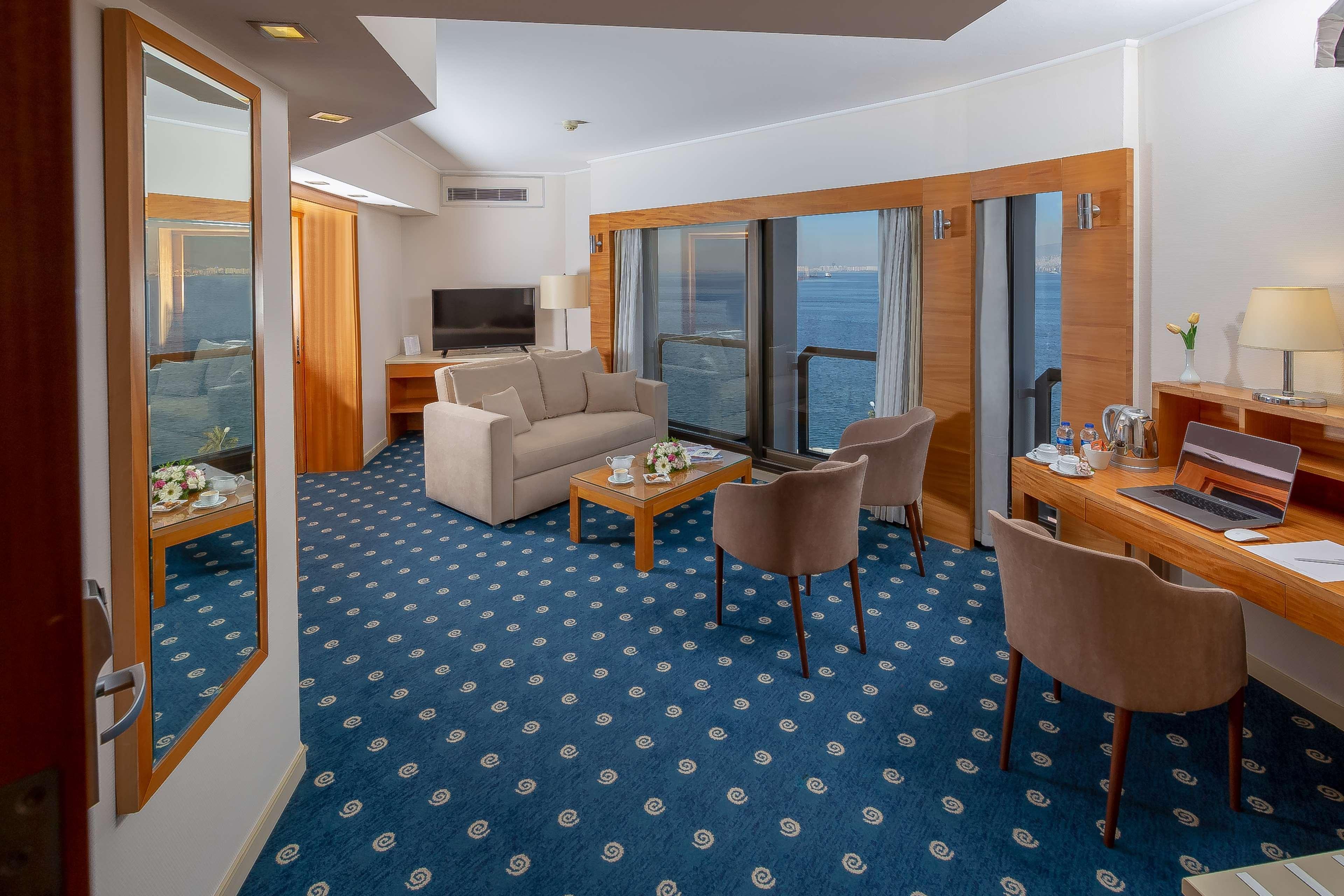 Best Western Plus Hotel Konak Izmir Eksteriør billede
