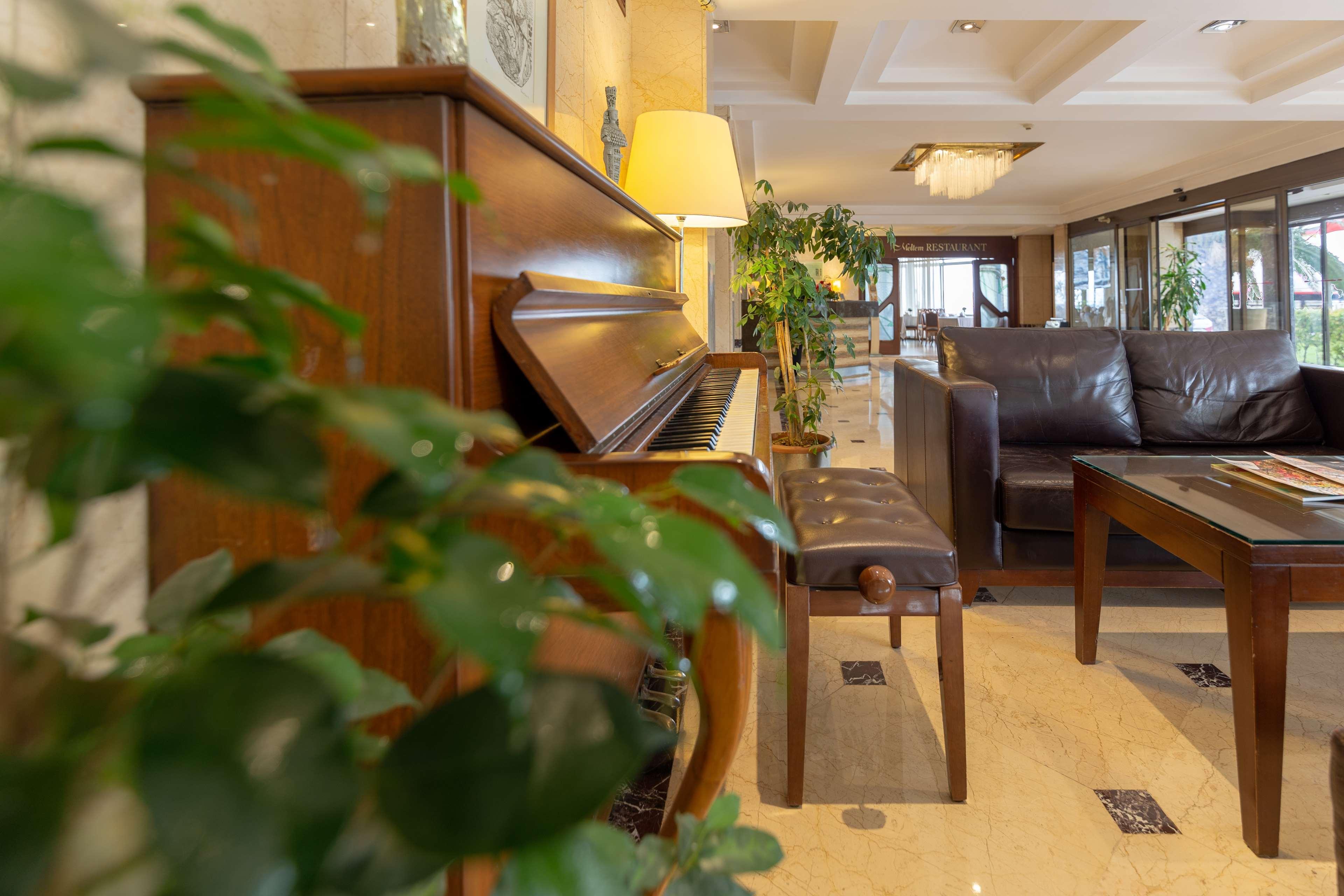 Best Western Plus Hotel Konak Izmir Eksteriør billede