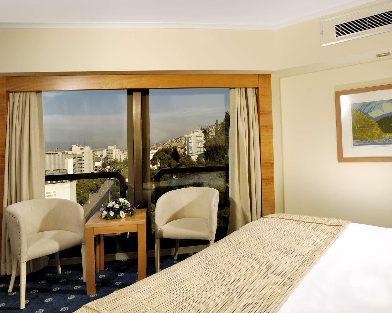 Best Western Plus Hotel Konak Izmir Eksteriør billede
